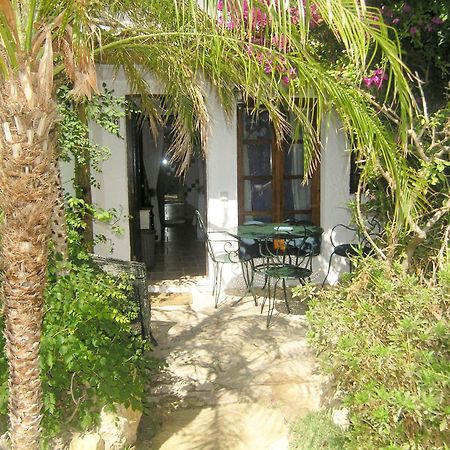 Uma Casa A Beira Sol Bed & Breakfast Лагос Екстериор снимка
