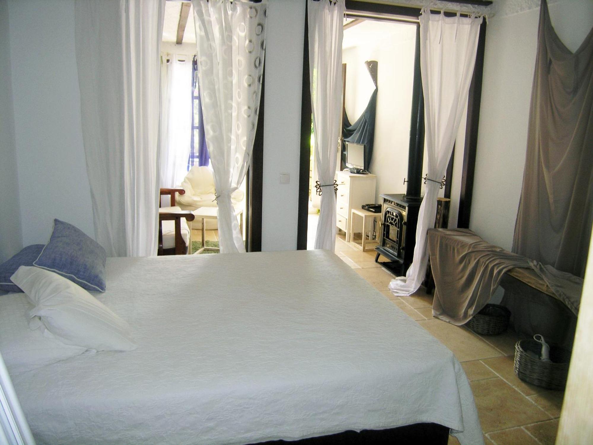 Uma Casa A Beira Sol Bed & Breakfast Лагос Екстериор снимка