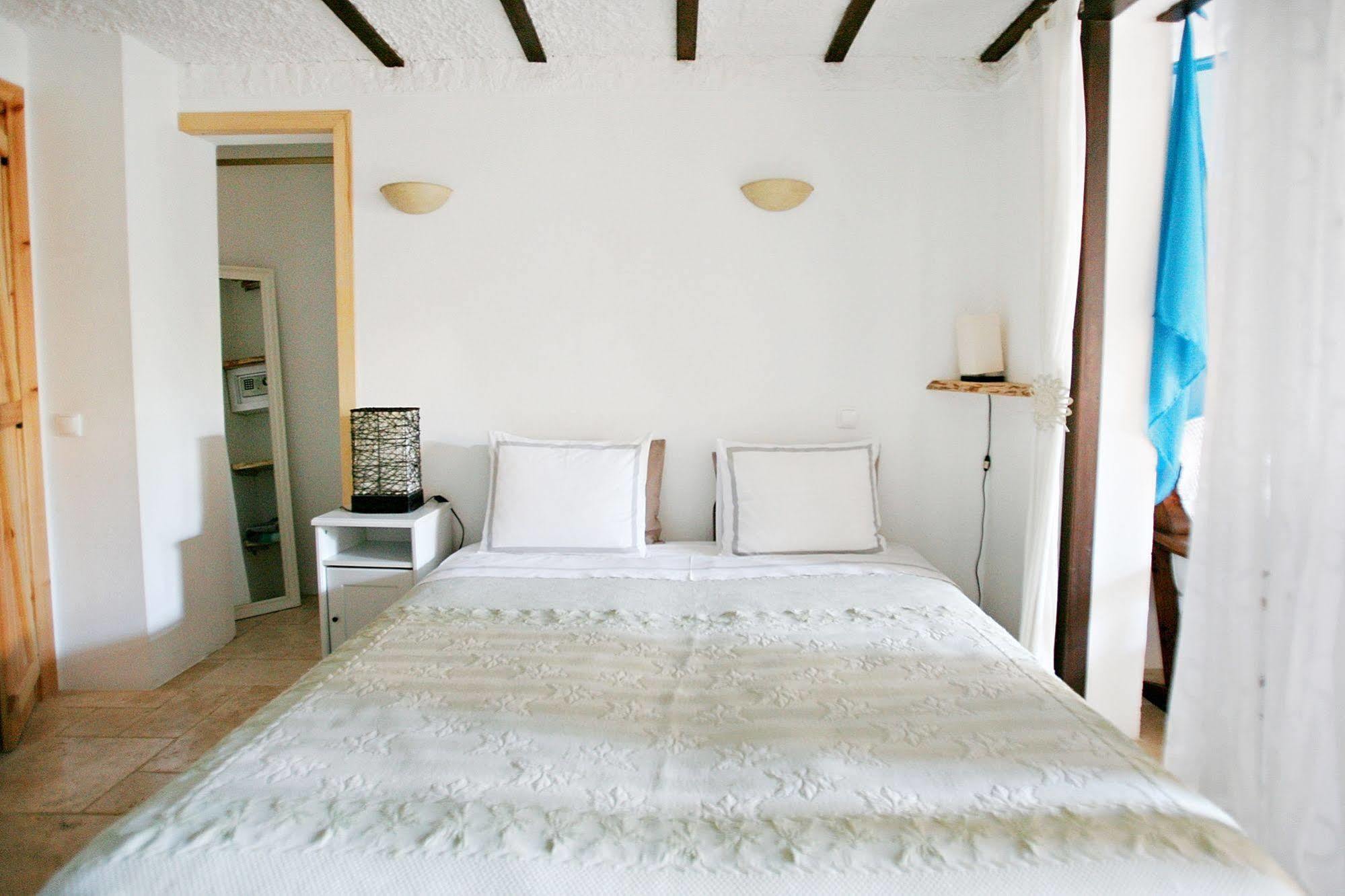 Uma Casa A Beira Sol Bed & Breakfast Лагос Екстериор снимка
