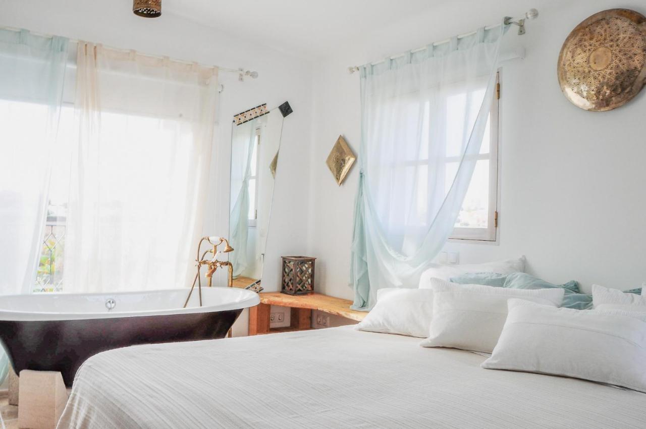 Uma Casa A Beira Sol Bed & Breakfast Лагос Екстериор снимка